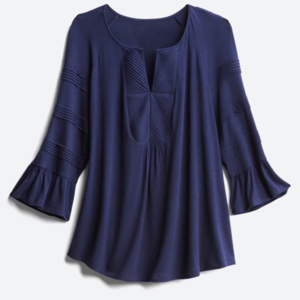 Anki Pleat Detail Knit Top. Navy blue.